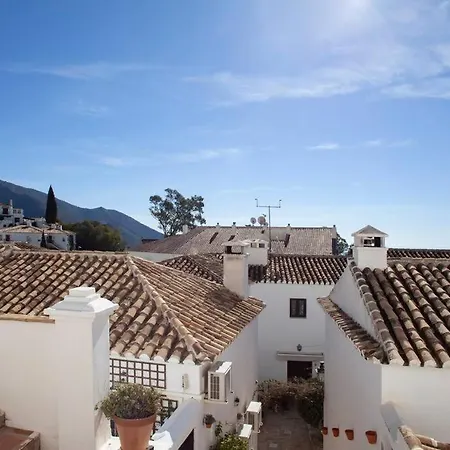 Semesterbostad Charming Townhouse In *