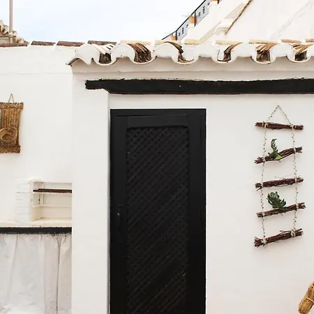Semesterbostad Charming Townhouse In