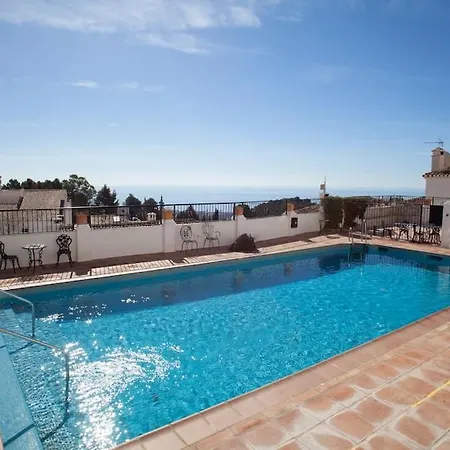 Hébergement de vacances Charming Townhouse In *